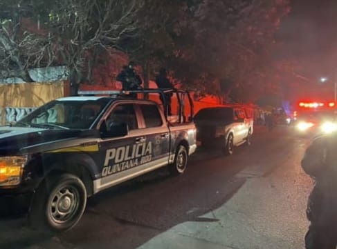 Rescatan a secuestrados en Cancún; abaten a un delincuente y detienen a otro
