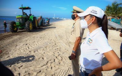 En Puerto Morelos enfrentamos el fenómeno del sargazo unidos como sociedad: Laura Fernández