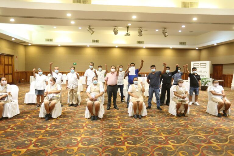 Las y los trabajadores del hotel Blue Bay Grand Esmeralda legitiman su contrato colectivo de trabajo (CCT)