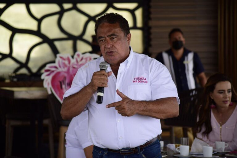 Respaldo a emprendedores y bazaristas, ofrece Gabriel Mendicuti