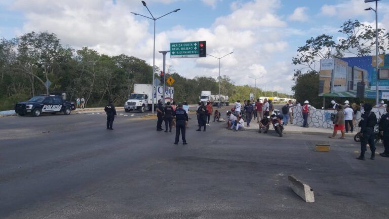 Crece protesta contra CFE por apagones en la Riviera Maya