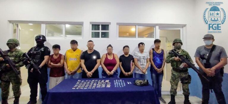 Catean tres inmuebles en Tulum, aseguran drogas, armas y detienen a 15 personas