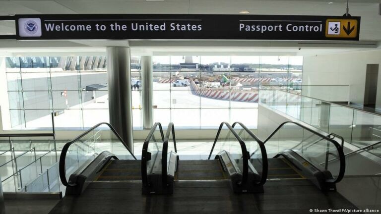 Estados Unidos reabre sus fronteras tras año y medio de cierre por pandemia