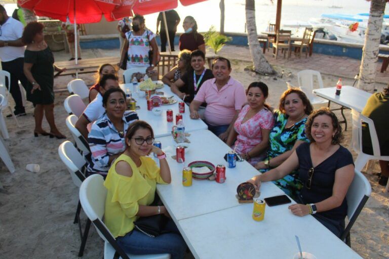 Sociedad civil en Isla Mujeres se suma al proyecto de Nivardo Mena