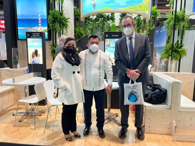 Marciano Dzul Caamal promociona las maravillas de la cultura maya en la Fitur 2022