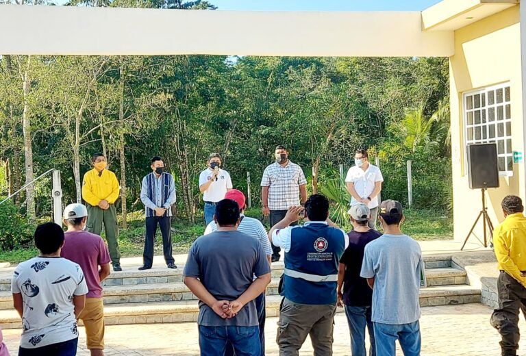 Gobierno de Puerto Morelos capacita a brigada que combatirá incendios forestales