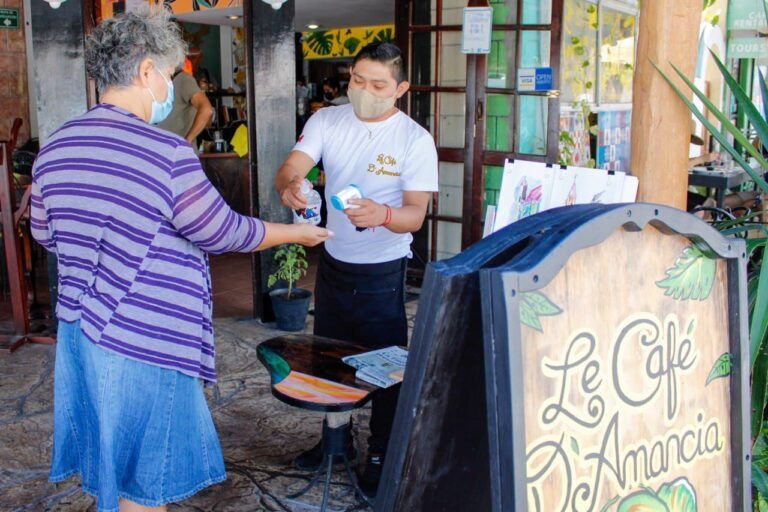 Protección Civil de Puerto Morelos verifica cumplimiento de protocolos sanitarios en establecimientos