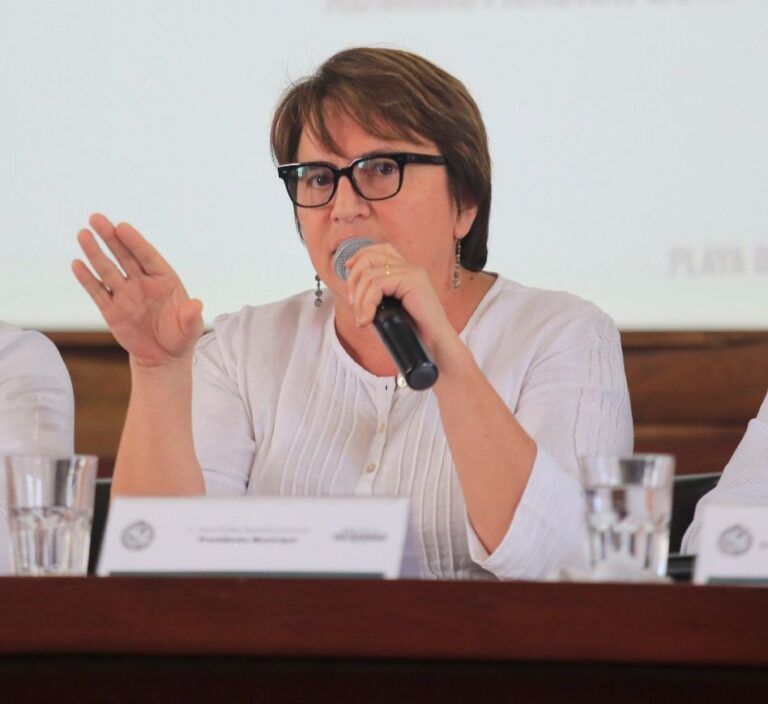 Laura Beristain comparece por desempeño irregular de la función pública