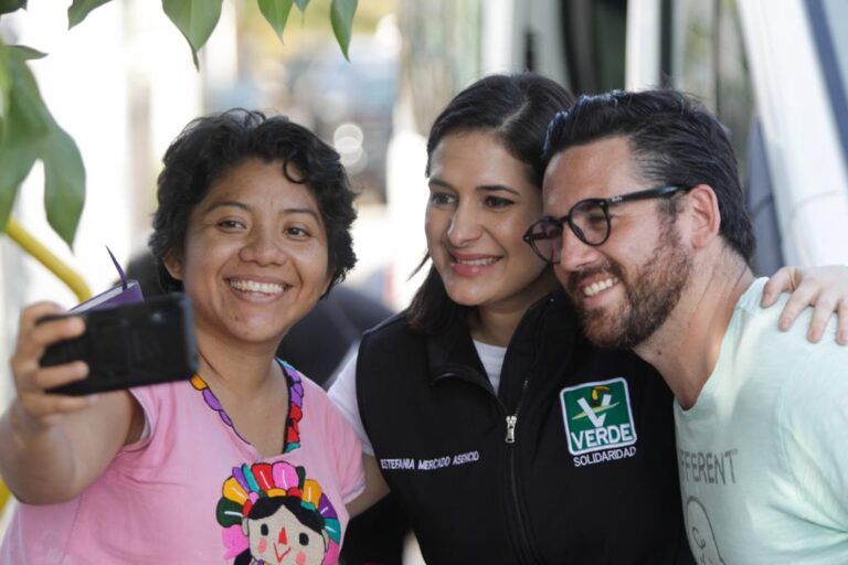 Estefanía Mercado recorre las colonias Nicte há y Tumben Chilam