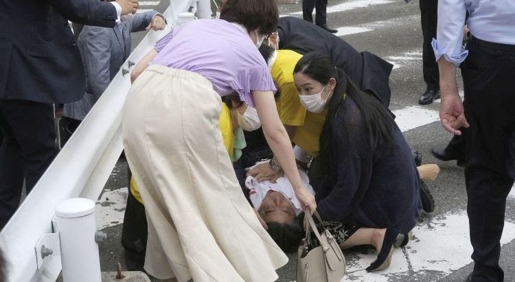 VIDEO: Matan a tiros en un mitin a Shinzo Abe, exprimer ministro de Japón