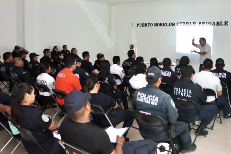 Capacitan a policías de Puerto Morelos sobre derechos de la comunidad LGBTTTIQ+