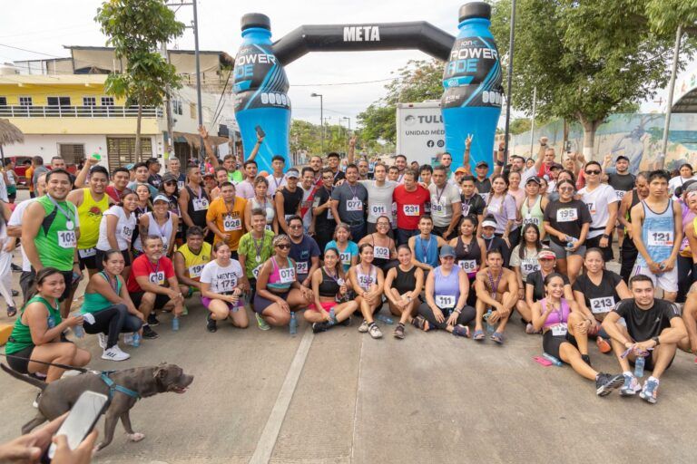 Diego Castañón encabezó exitosa carrera conmemorativa por el XV Aniversario de Tulum