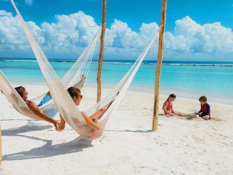 Caribe mexicano espera 500 mil turistas por semana en vacaciones de verano