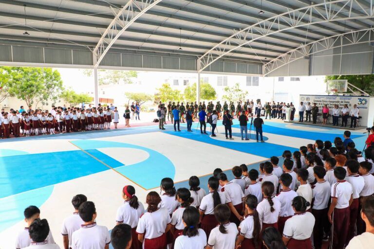 Gobierno de Lili Campos construyó cancha con domo en secundaria de Villas del Sol