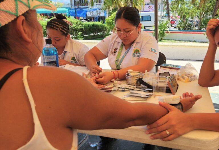 Realizan Jornada de Salud en el parque de la colonia Zetina Gasca
