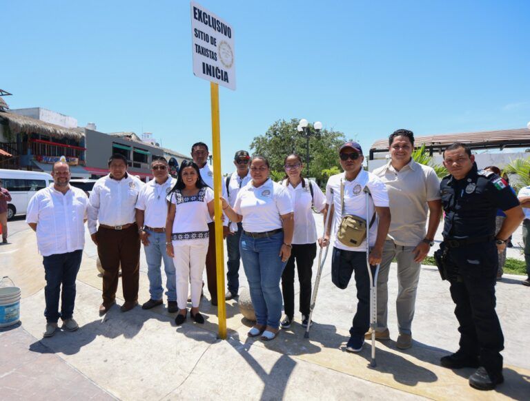 Blanca Merari entrega oficialmente paradero de taxis en el Casco Antiguo