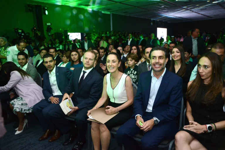 Sheinbaum será “disciplinada” y no dará anuncios de renuncia hasta el lunes tras consejo de Morena