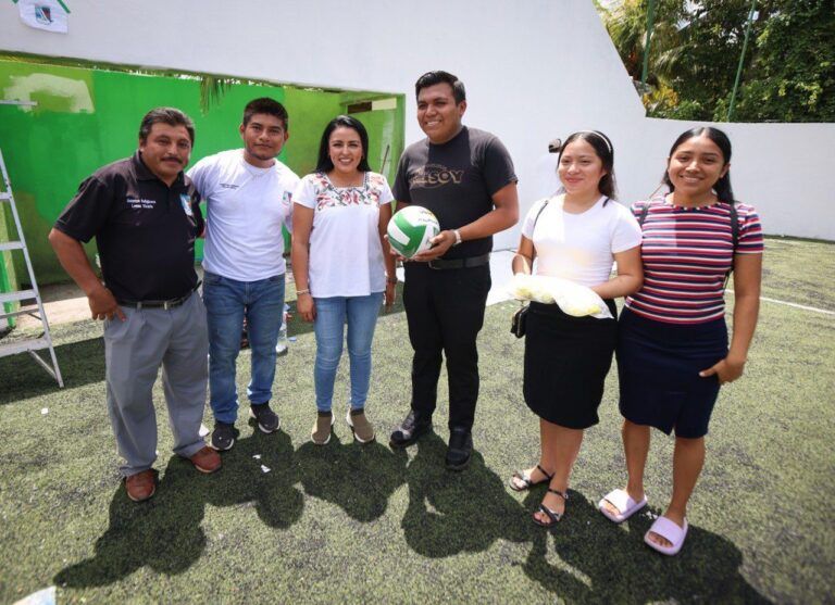 Supervisa Blanca Merari trabajos de mantenimiento a instalaciones deportivas en Leona Vicario