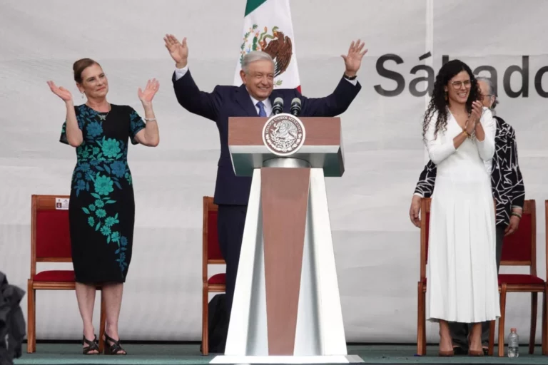 AMLO presume resultados de su Gobierno y “movimiento más fuerte que nunca” a cinco años de elección