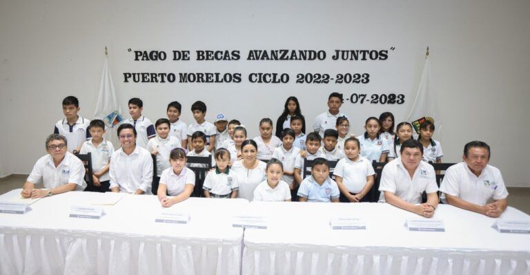 Blanca Merari cumple con la entrega de becas escolares “Avanzando Juntos” en Puerto Morelos