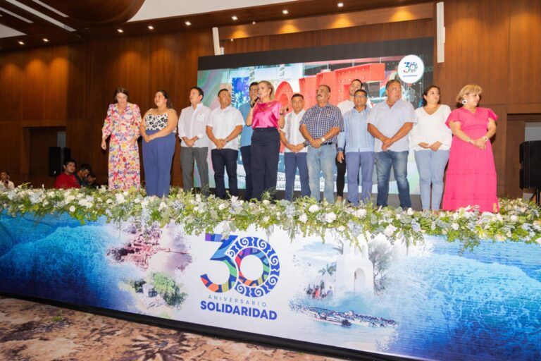 Lili Campos reconoce legado de fundadores de Playa del Carmen