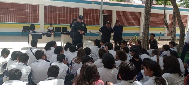 Seguridad Pública de Puerto Morelos imparte pláticas sobre actuación policial a estudiantes