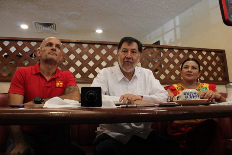 Fernández Noroña pide a Morena que baje publicidad de sus corcholatas