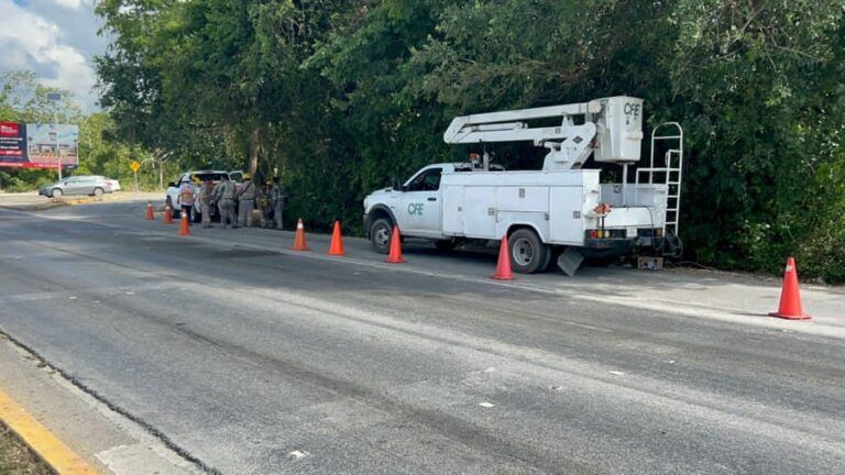 Colapsa energía eléctrica en Playa del Carmen, más de 40 mil personas afectadas