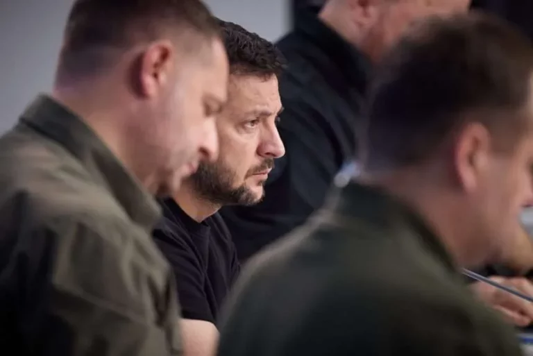 Kiev confirma pláticas rumbo a la paz con Rusia