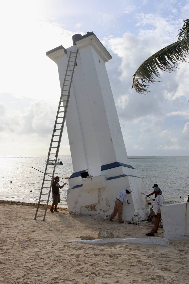 A punto de concluir trabajos de mejoramiento de imagen de la zona turística de Puerto Morelos