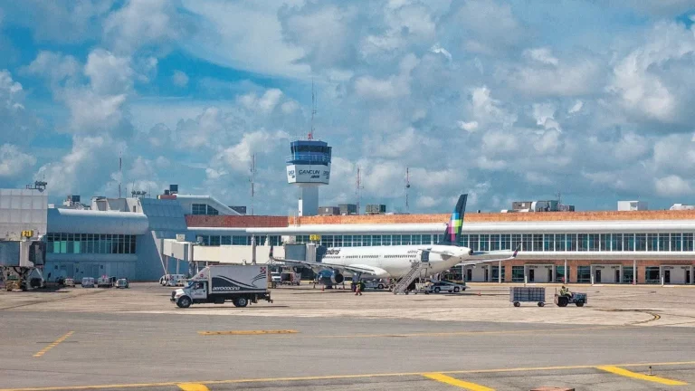Amatur pide la intervención de la Guardia Nacional en el aeropuerto de Cancún
