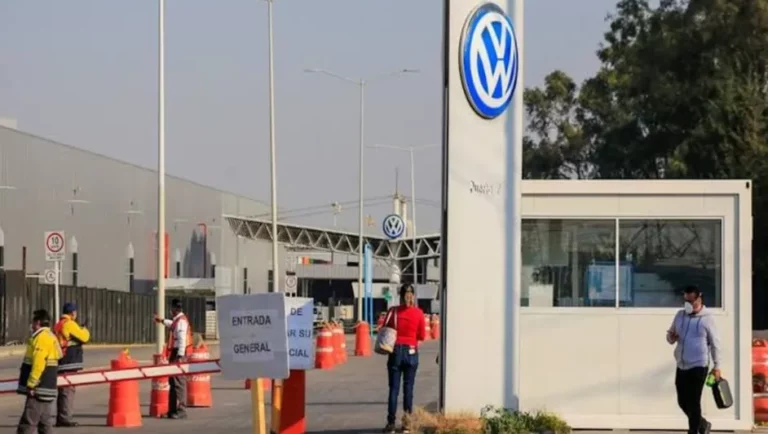 A horas del emplazamiento a huelga, no hay avances en revisión salarial de Volkswagen