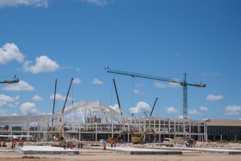 Obras emblemáticas del gobierno federal han generado más de 14 mil empleos