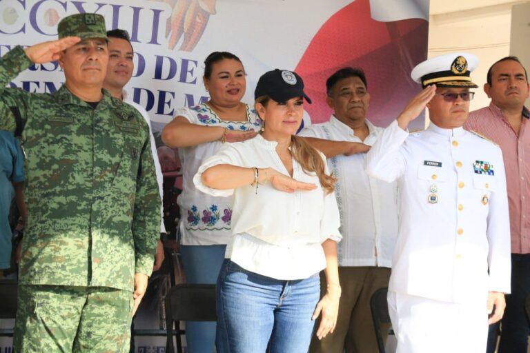 Espectacular despliegue por Aniversario de la Independencia