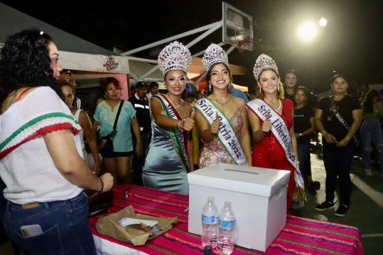 Coronan, en un concurso con sabor mexicano, a la Señorita Independencia Puerto Morelos 2023