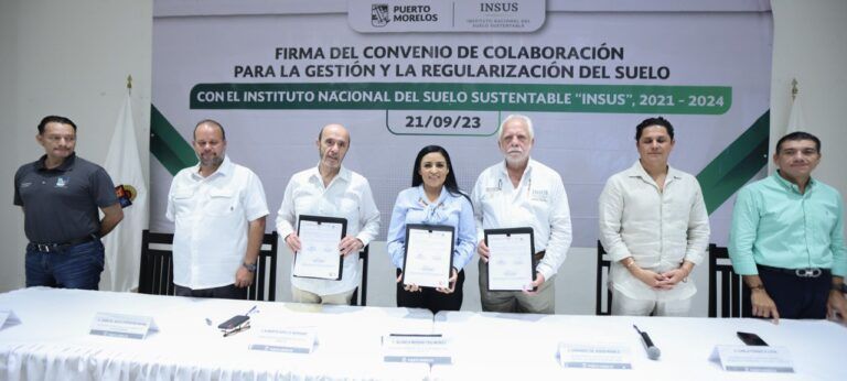 Firma Blanca Merari convenio para ordenar el crecimiento urbano de Puerto Morelos