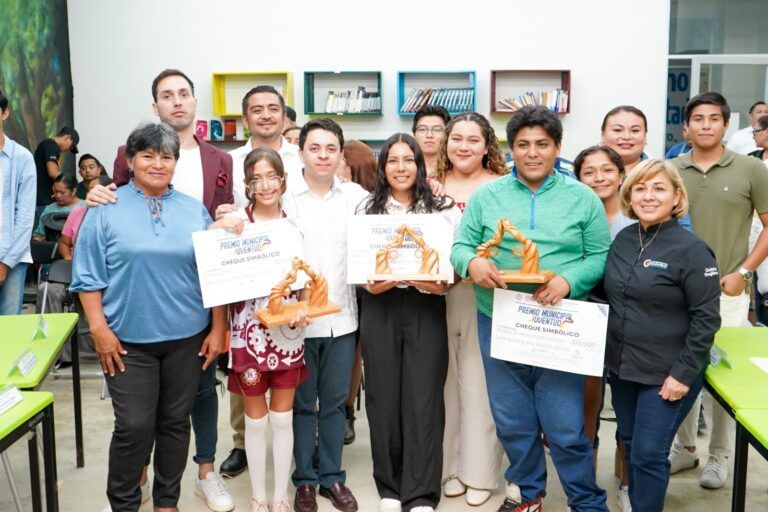 Con el Premio Municipal de la Juventud, Solidaridad reconoce logros y aportaciones a la comunidad