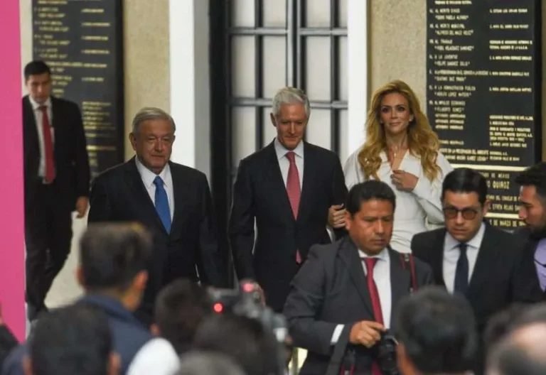 AMLO deshace al PRI; advierte Alito Moreno que Alfredo del Mazo será expulsado