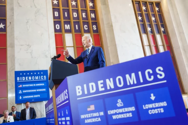 Kevin McCarthy lanza una investigación de juicio político a Biden