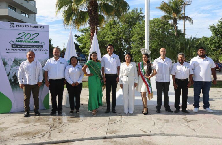 Celebró Puerto Morelos el 202 Aniversario de la Consumación de la Independencia de México