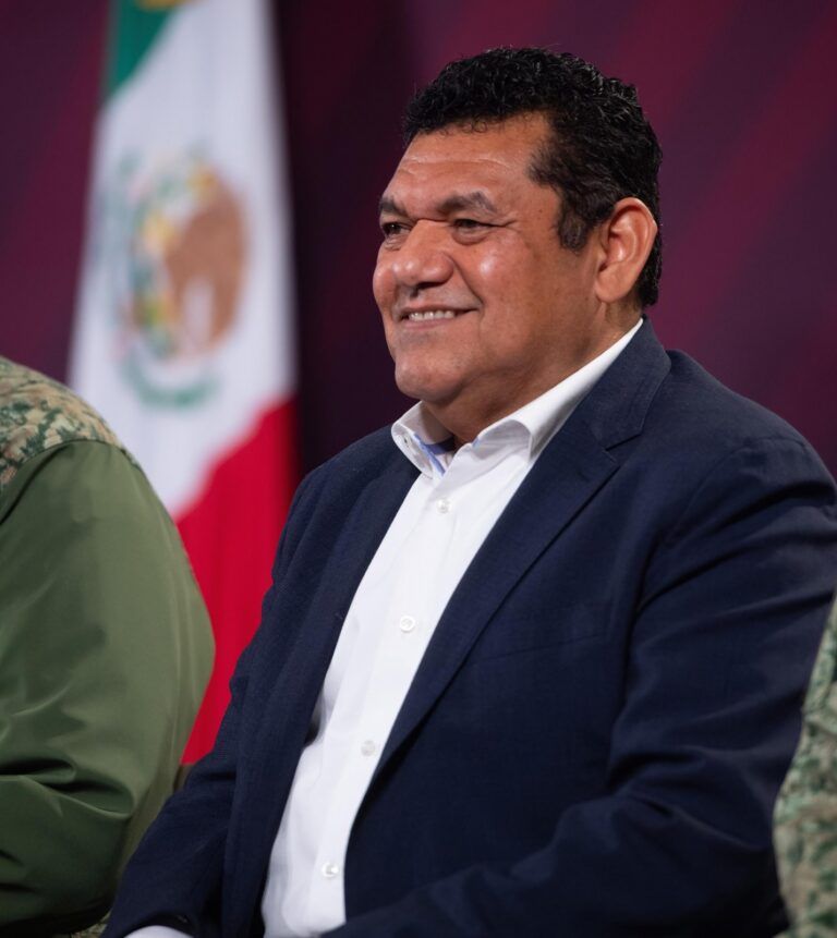 Javier May renuncia a Fonatur para contender por Tabasco; AMLO entrega Tren Maya a Sedena
