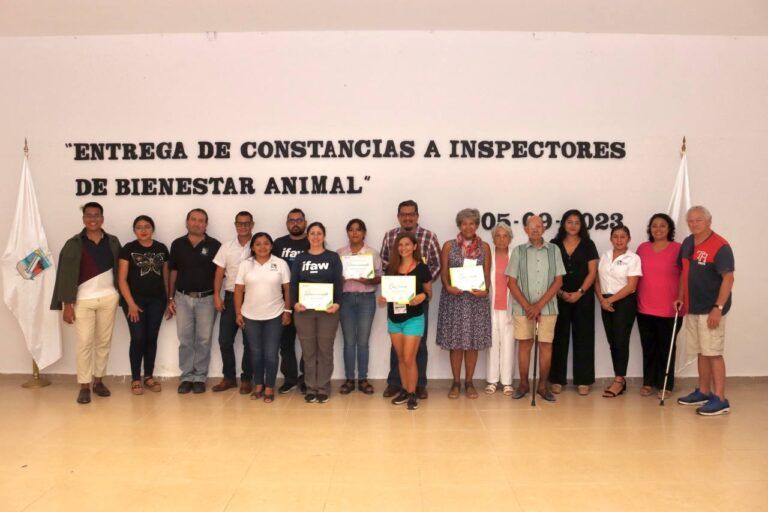 Entregan constancias y acreditaciones a Inspectores Comunitarios de Bienestar Animal