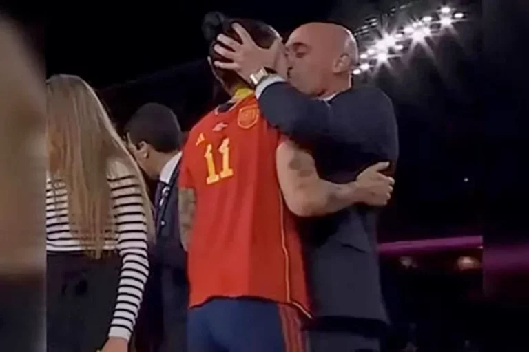 Jenni Hermoso denuncia a Rubiales