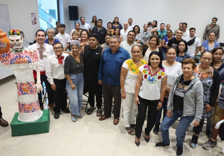 Refrenda Blanca Merari el apoyo de su gobierno a los artesanos de Puerto Morelos