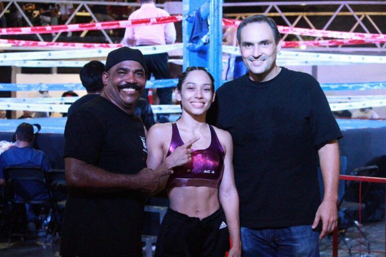 Gran función de box en Playa del Carmen