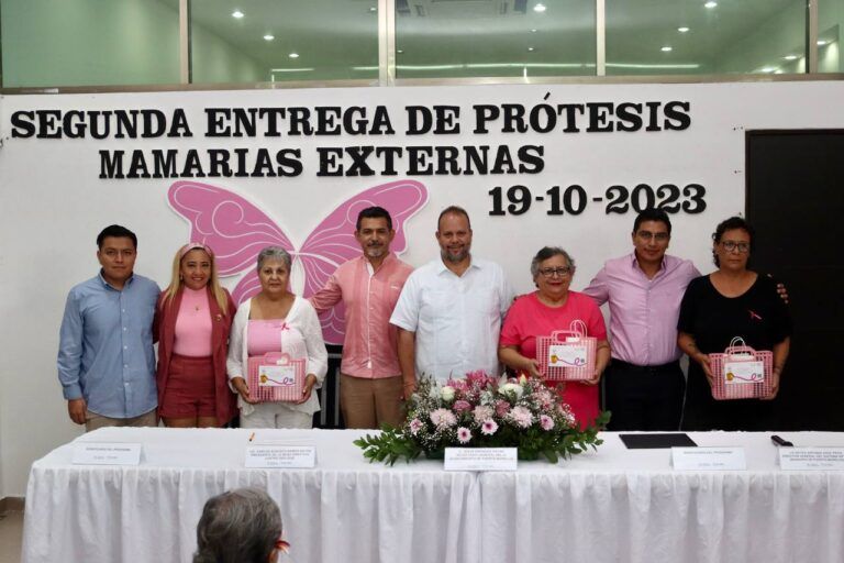 DIF Puerto Morelos y Fundación Luna entregan prótesis mamarias externas por segunda ocasión