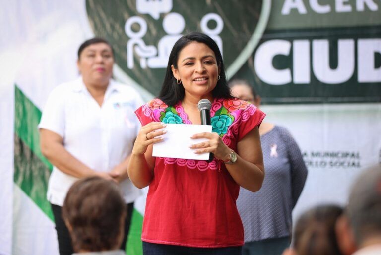 Blanca Merari lleva el programa “Acercamiento Ciudadano” a Central Vallarta