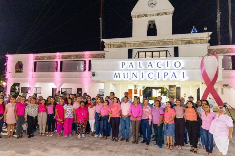 Tras encendido rosa, Gobierno de Solidaridad inicia acciones preventivas contra el cáncer de mama