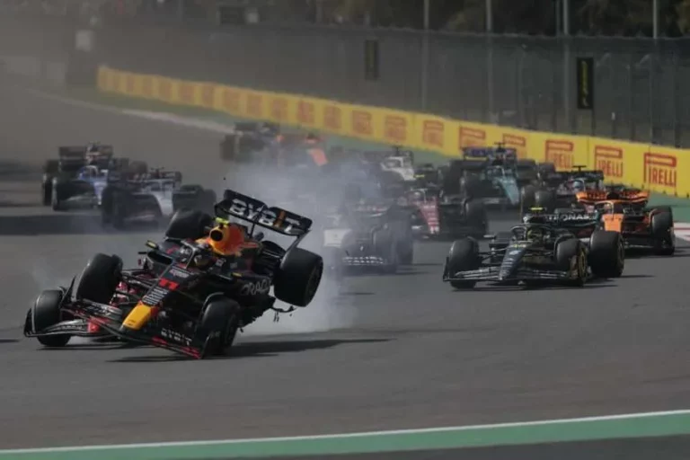 Sólo una recta duró el sueño de Checo Pérez