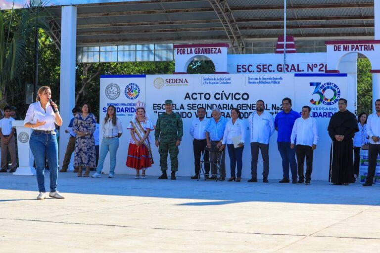 Gobierno de Lili Campos fomenta valores cívicos en estudiantes